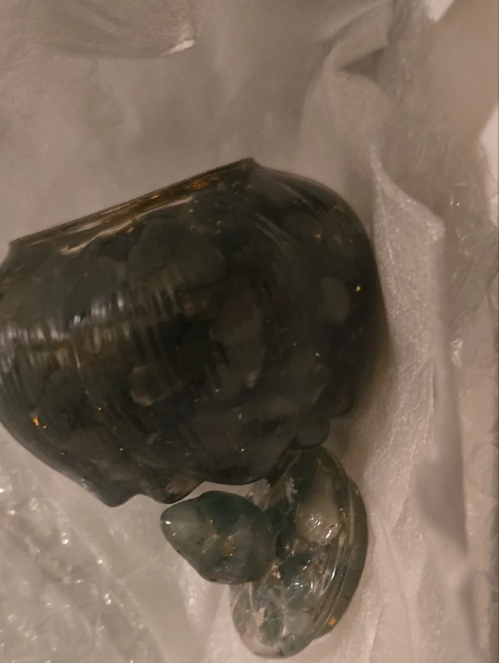 Pretty. Green Aventurine  Stones-in-Resin. Lotus-Look. Vanity Jar with Lid. New.
